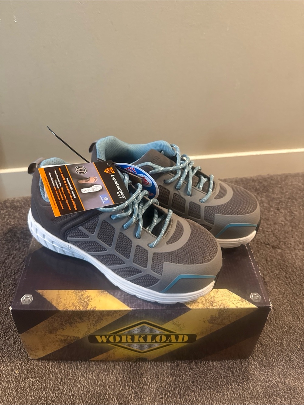 Workload Ladies Safety Shoes size 6. Brand new